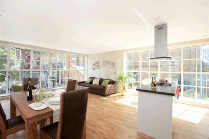 			NEW INSTRUCTION, 3 Bedroom, 1 bath, 1 reception Ground Floor Maisonette			 Station Rise, Tulse Hill